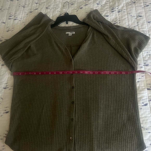 2 Sonoma Waffle-weave Button-down Tops. XL. - Picture 5 of 6